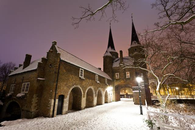 Oostpoort on a snowy night