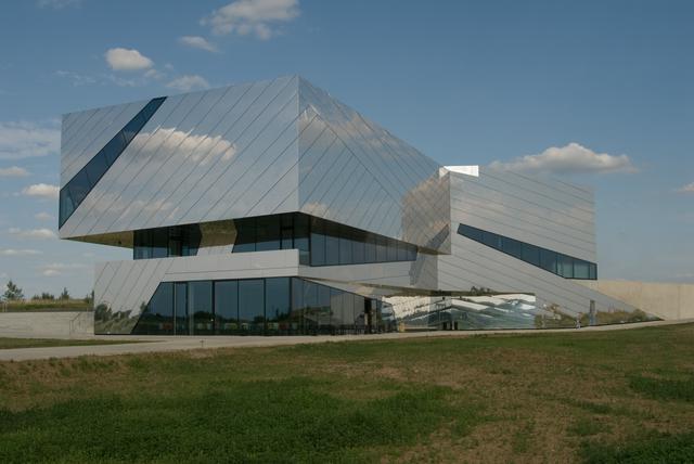 Paläon - Research and experience center Schöningen spears 