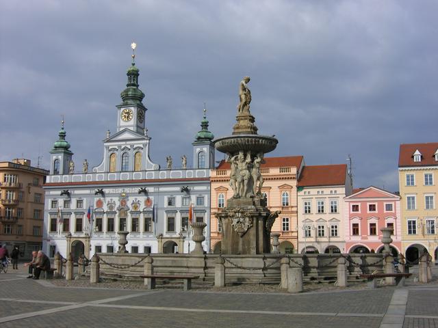 The Town Hall and Samson's fountain