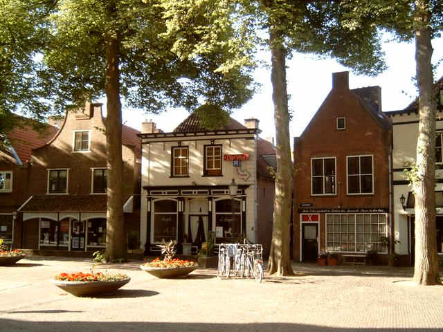 Monumental buildings in the Bierstraat