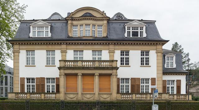 This villa, at Kurt-Schumacher-Straße 10, was built in 1923 and served as the Austrian and Egyptian Embassies when Bonn was the capital of West Germany; it is now occupied by the Max Planck Institute for Research on Collective Goods