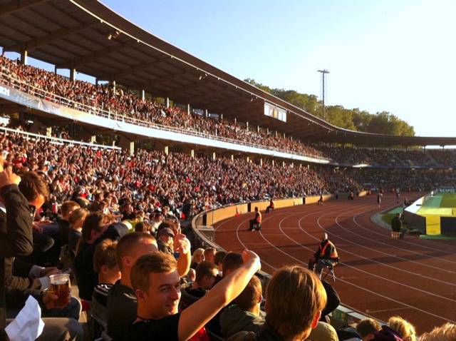 Full stadium for a football match at Ceres Park & Arena.