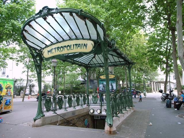 Beautiful entrance to a metropolitain station in Paris