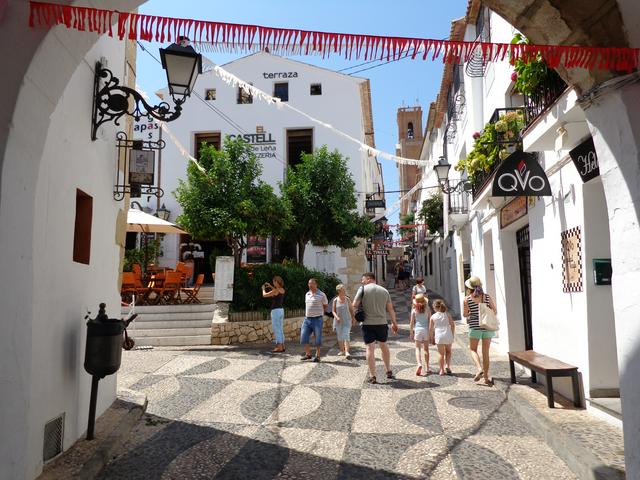 Entrance to the Casco Antiguo (old town) through the Portal Vell d'Altea