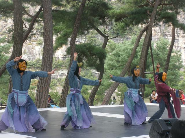 Festival performance in Hahoe Folk Village.