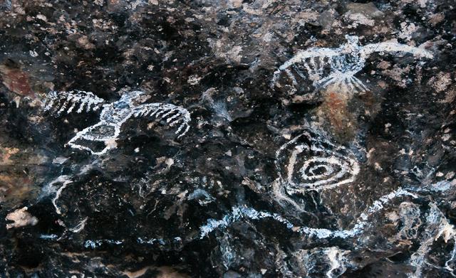 Apache pictographs in Garden Canyon