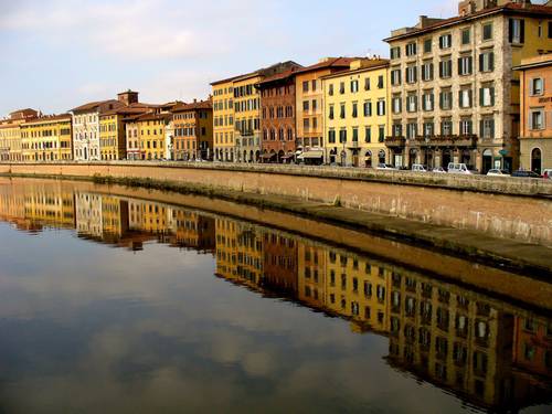 The Arno river in the daylight