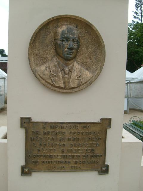 Dr. Arthur Gerhardt statue