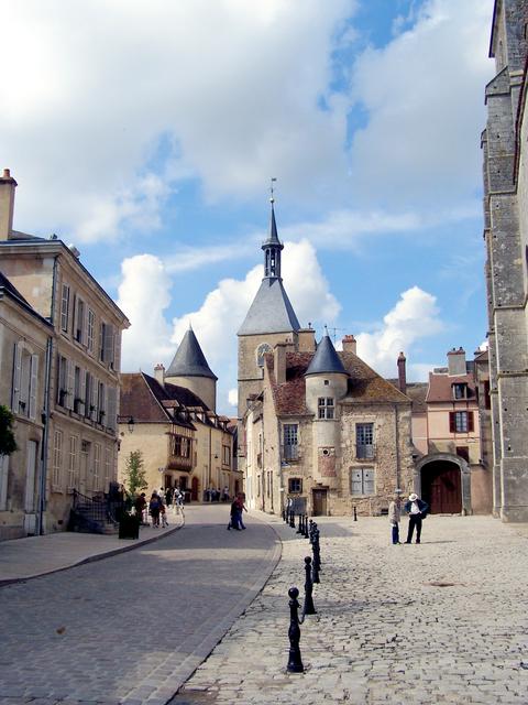 Avallon old center