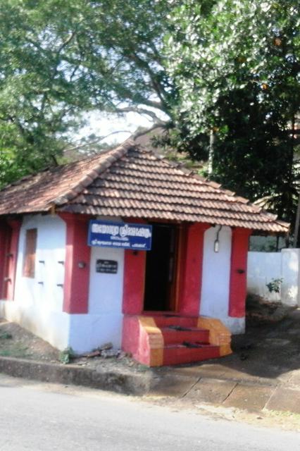 Cute little temple in Olavakkod 