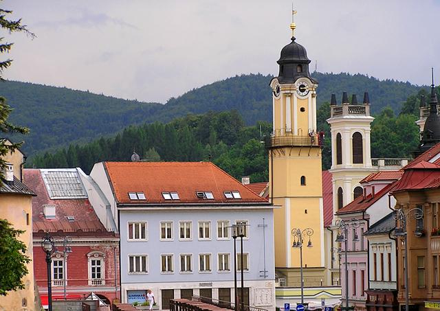 Urpín and 1552 Clock Tower