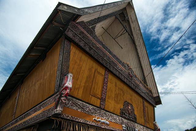 Well preserved traditional Batak house in Monument of KIng Silalahi.