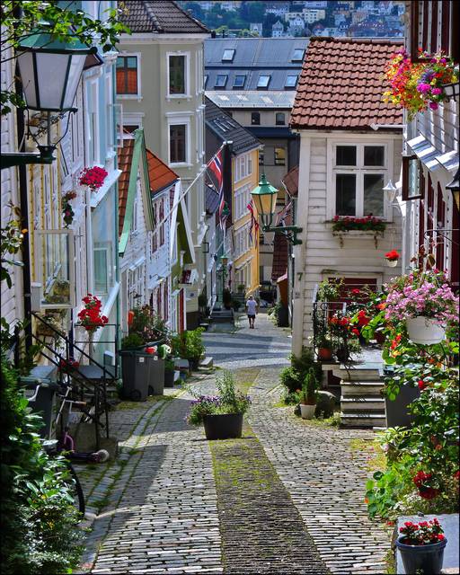 Narrow alleys (smug) with small wooden houses is one of Bergen's trademarks.