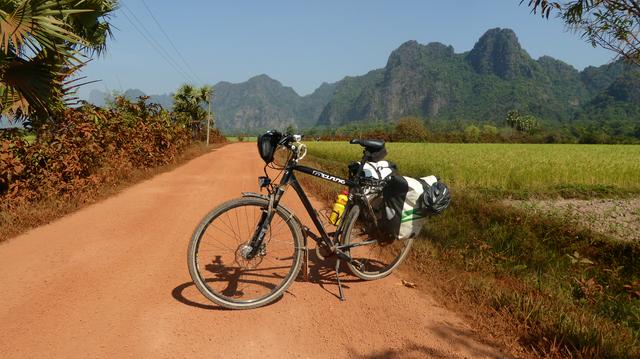 On the road between Lumbini Garden and Saddan Cave