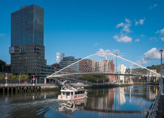 The new Calatrava bridge, Zubizuri