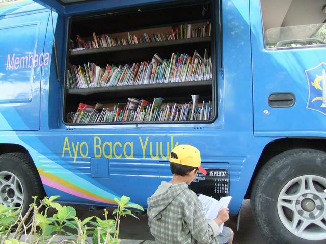 Bookmobile in a Bungkul Park, Surabaya