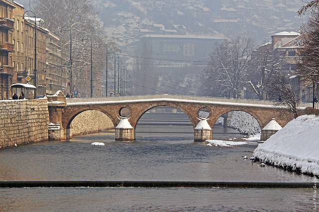 The Latin Bridge in winter.