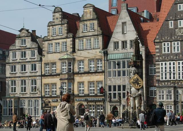 The historic center around the Altmarkt (old market), including the famous "Roland" statue.