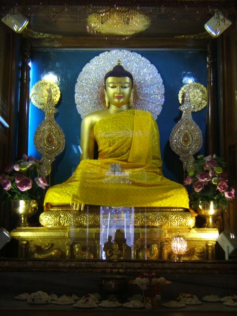 Buddha statue in Mahabodhi Temple