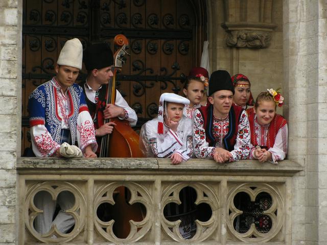 Bulgarian folk dancers and musicians