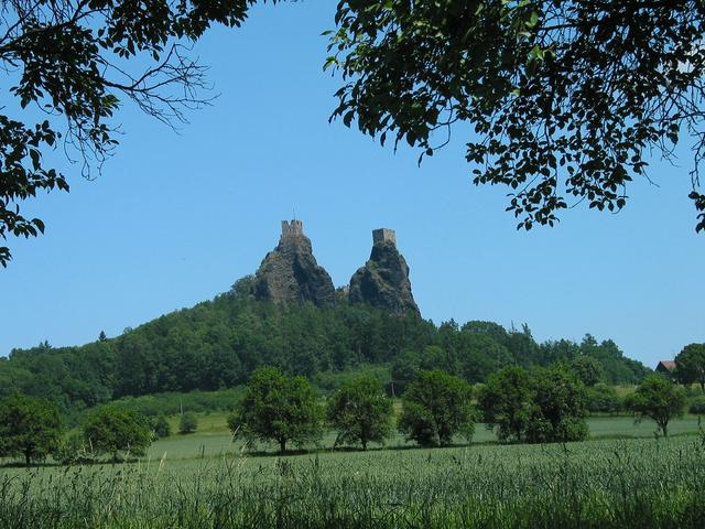 Trosky castle ruin from south