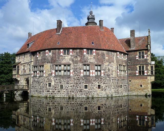 Lüdinghausen's main sight: Vischering Castle