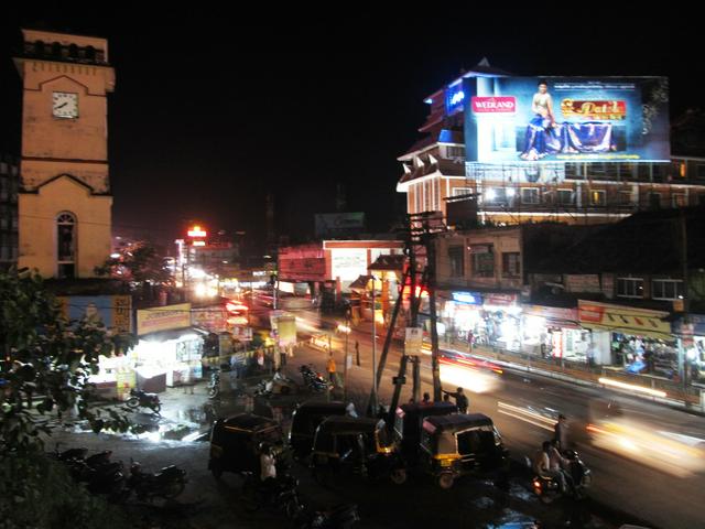 Busy streets of Kollam in an evening