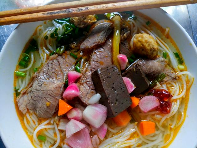 Bún bò Huế ở Đà Nẵng. The local version of the classic dish from Quán Thảo.