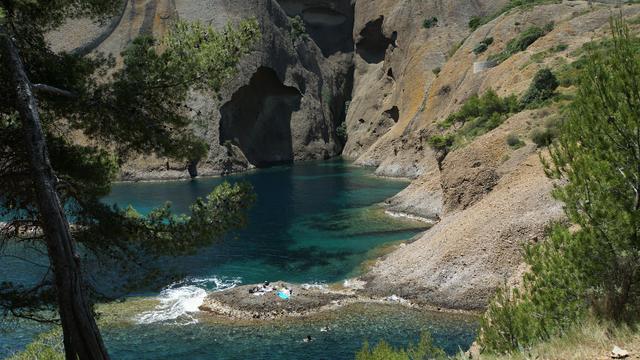 A calanque at the South of Parc du Mugel