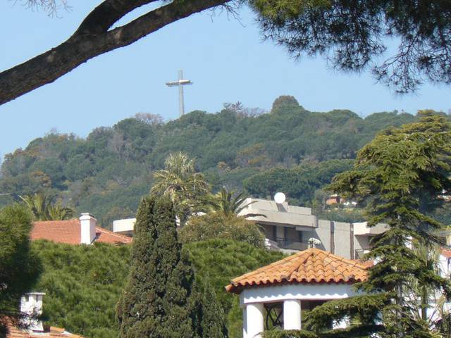 Cannes croix-des-gardes, hill and monumental cross by Jean-Yves Lechevallier