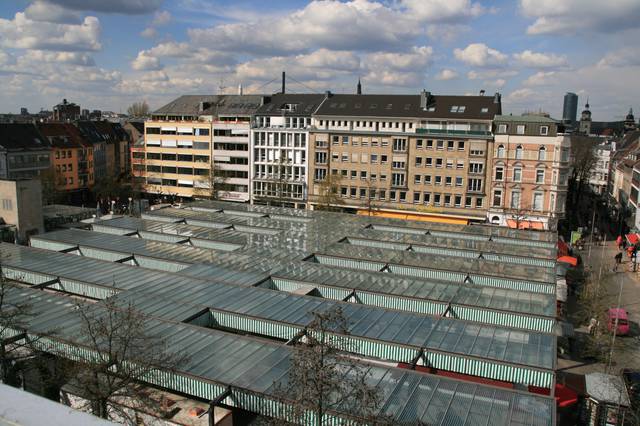Most of Carlsplatz is covered by permanent market stalls