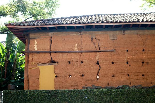 The Casa Grande and Tulha, in Jardim Proença, are the remnants of Campinas' first coffee farm.