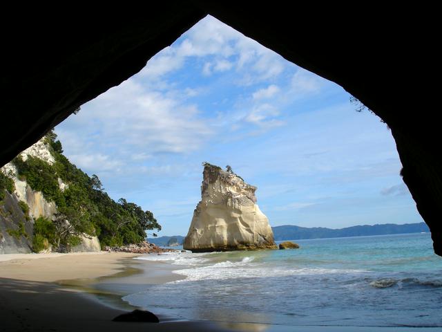 Cathedral Cove in Te Whanganui-A-Hei Marine Reserve near Hahei