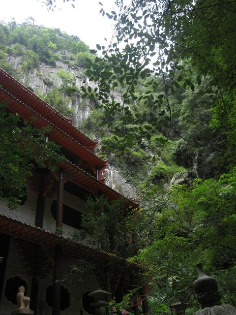 Sam Poh Tong Chinese Buddhist Temple - accessible only through a cave, the temple and its accompanying tortoise pond create a serene and peaceful atmosphere