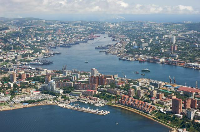  Center of Vladivostok and Golden Horn Bay