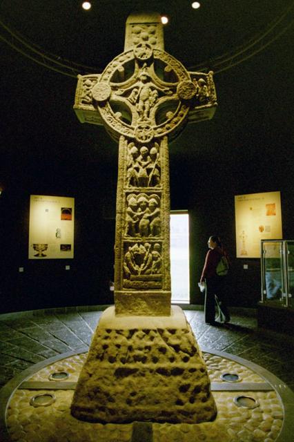 Cross, Clonmacnoise