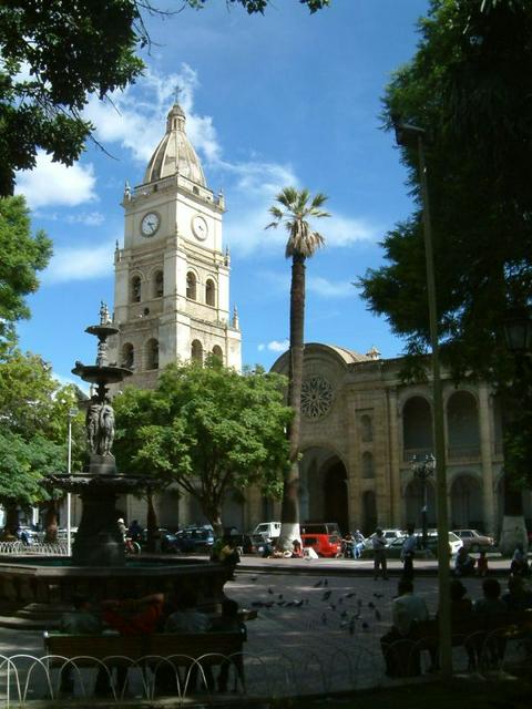 14 de Septiembre Square and the Catedral Metropolitana de San Sebastián