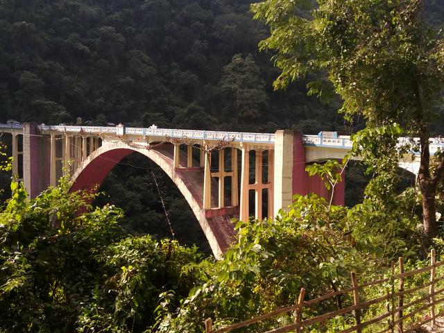 Coronation Bridge, Sevok