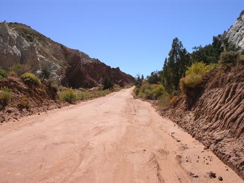 Cottonwood Road in the Grand Staircase