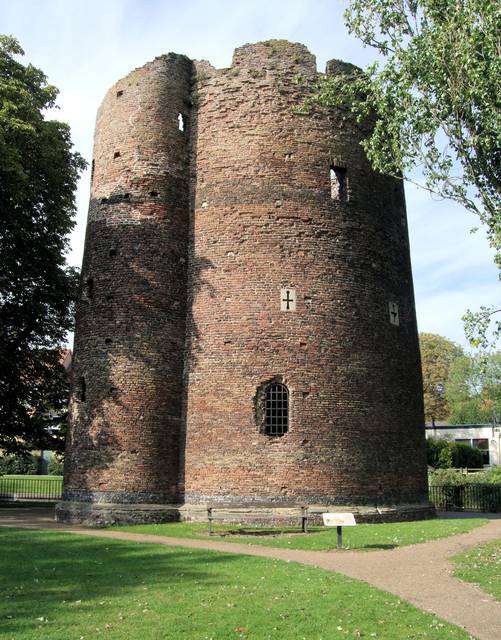 The Cow Tower doubtless helped keep people safe in the 14th century with its strong military fortifications; however, you will have to use other means