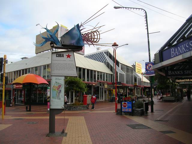 Many restaurants, bars and cafés are located along, or near, Cuba Street.