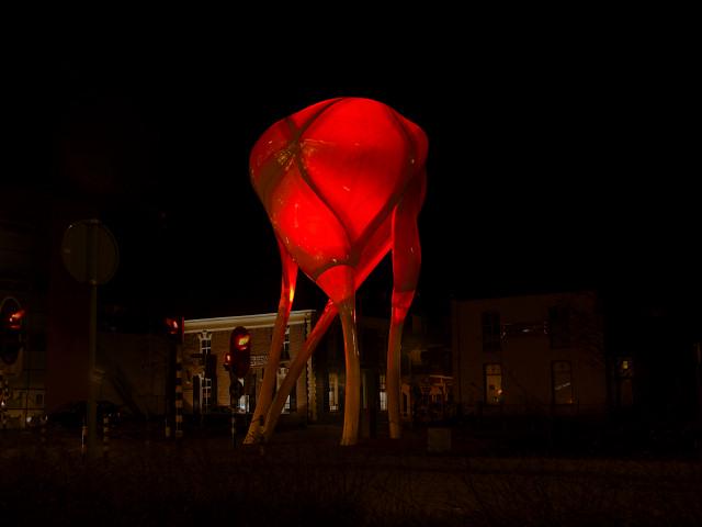 The D-Tower by night. The sculpture its colour reflects how the citizens of Doetinchem feel.