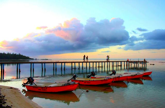 Tiahura Tipaniers Pier at sunset