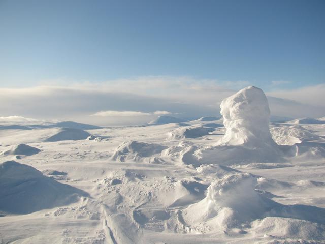 Wintry landscape on Dierpmesvárri in March.