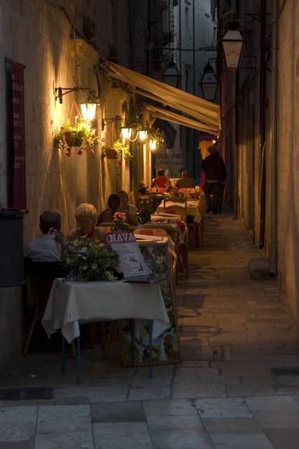 Street dining in Dubrovnik