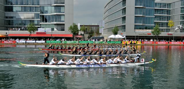 Dragonboat racing on the Innenhafen