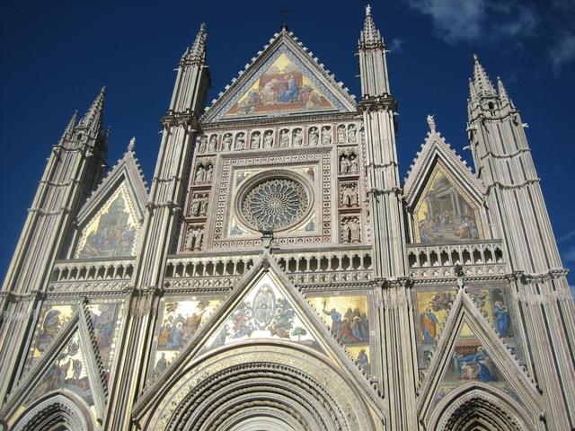 The façade of the Duomo