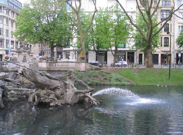 The northern end of the Königsallee with the Triton fountain