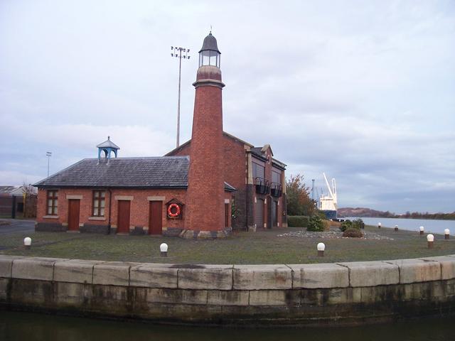 Whitby lighthouse
