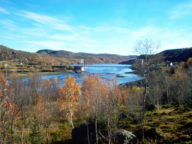 The bridge over Pasvikelva river, now replaced by a new bridge